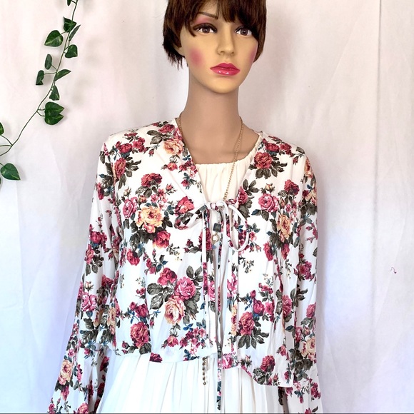Ivory Floral Tie Front Crop Top with Bell Sleeves - Picture 5 of 8